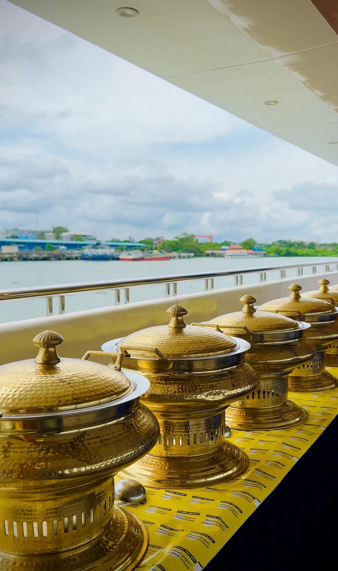 Buffet at wedding function held at cruise in the sea